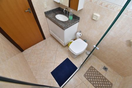 Casa de condomínio para alugar com 110m², 3 quartos e 2 vagasBanheiro da Suíte