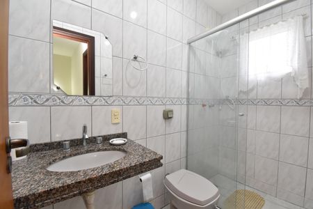 Casa de condomínio para alugar com 110m², 3 quartos e 2 vagasBanheiro 2