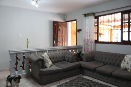 Casa à venda com 199m², 4 quartos e 2 vagasSala da casa Térrea 