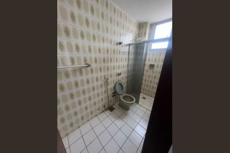 Banheiro de apartamento para alugar com 2 quartos, 60m² em Sagrada Família, Belo Horizonte