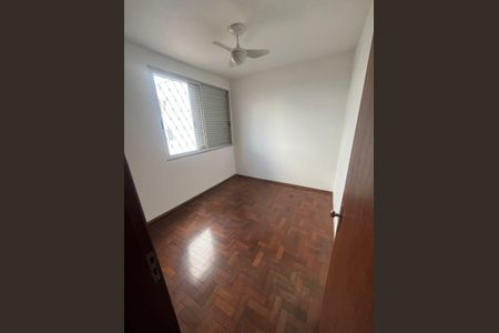 Quarto de apartamento para alugar com 2 quartos, 60m² em Sagrada Família, Belo Horizonte