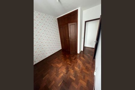 Quarto de apartamento para alugar com 2 quartos, 60m² em Sagrada Família, Belo Horizonte