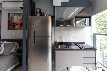 Cozinha de apartamento para alugar com 1 quarto, 29m² em Perdizes, São Paulo
