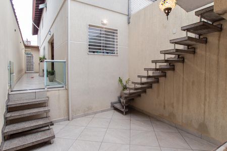 Casa à venda com 104m², 3 quartos e 2 vagasQuintal