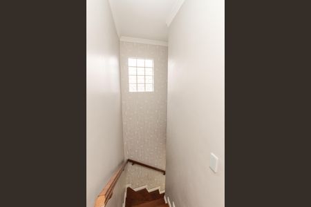 Casa à venda com 104m², 3 quartos e 2 vagasEscada