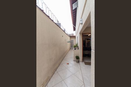 Casa à venda com 104m², 3 quartos e 2 vagasCorredor