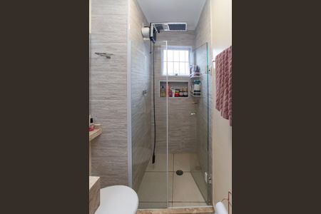 Casa à venda com 104m², 3 quartos e 2 vagasBanheiro da Suíte