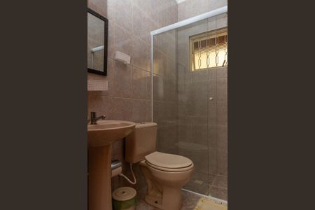 Casa para alugar com 200m², 3 quartos e 7 vagasEdícula-Banheiro