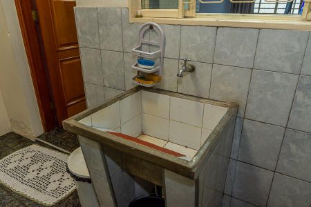 Casa para alugar com 200m², 3 quartos e 7 vagasDetalhe Área de serviço-Tanque