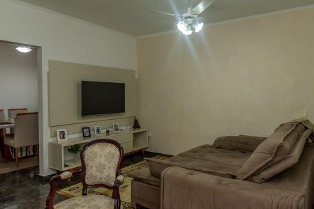 Casa para alugar com 200m², 3 quartos e 7 vagasSala