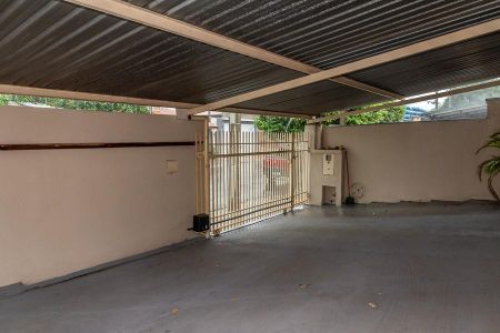Casa para alugar com 200m², 3 quartos e 7 vagasÁrea Comum-Quintal e garagem