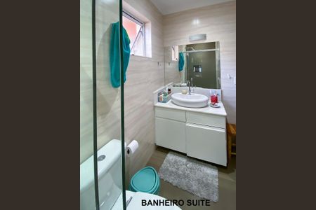 Casa à venda com 220m², 4 quartos e 2 vagasBanheiro da Suíte 2