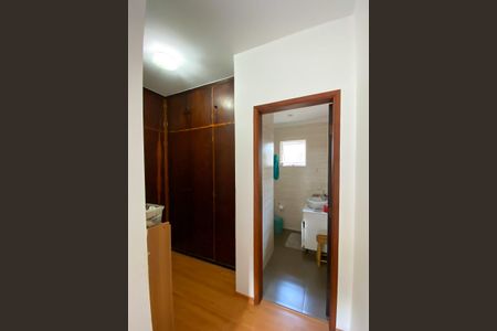 Casa à venda com 220m², 4 quartos e 2 vagasSuíte 2