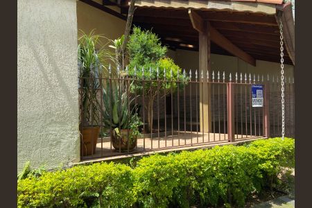 Fachada de casa à venda com 4 quartos, 220m² em Jardim Guadalupe, Osasco