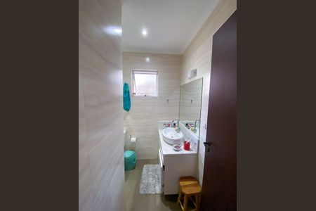 Casa à venda com 220m², 4 quartos e 2 vagasBanheiro da Suíte 2