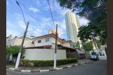 Casa à venda com 220m², 4 quartos e 2 vagasFachada