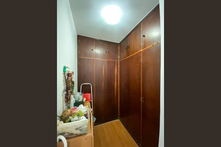 Casa à venda com 220m², 4 quartos e 2 vagasCloset da suíte 2
