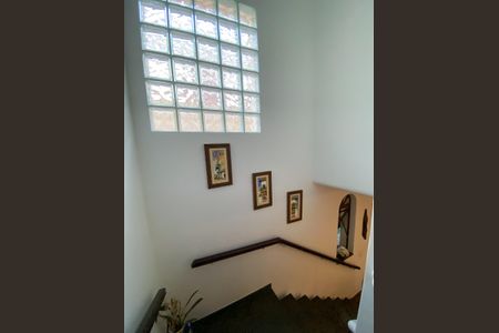 Casa à venda com 220m², 4 quartos e 2 vagasEscada