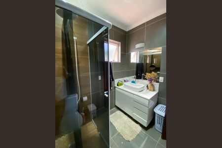 Casa à venda com 220m², 4 quartos e 2 vagasBanheiro Social