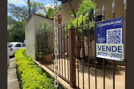 Casa à venda com 220m², 4 quartos e 2 vagasFachada