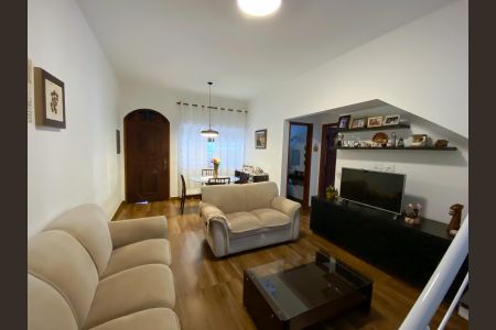 Casa à venda com 220m², 4 quartos e 2 vagasSala