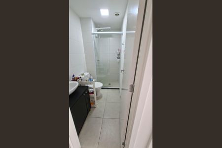 Banheiro de apartamento para alugar com 2 quartos, 33m² em Vila Palmeiras, São Paulo