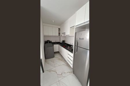 Cozinha de apartamento para alugar com 2 quartos, 33m² em Vila Palmeiras, São Paulo