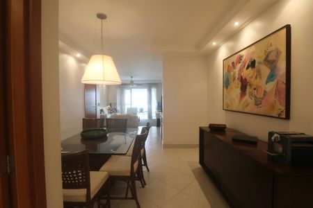 Apartamento para alugar com 175m², 4 quartos e 2 vagas Apartamento para alugar com 175m², 4 quartos e 2 vagasSalaSala