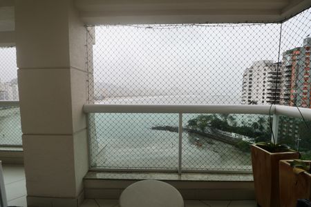 Apartamento para alugar com 175m², 4 quartos e 2 vagas Apartamento para alugar com 175m², 4 quartos e 2 vagasVaranda