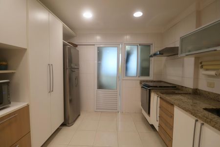 Apartamento para alugar com 175m², 4 quartos e 2 vagas Apartamento para alugar com 175m², 4 quartos e 2 vagasCozinha