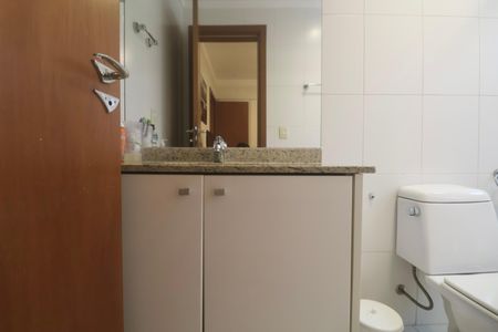 Apartamento para alugar com 175m², 4 quartos e 2 vagas Apartamento para alugar com 175m², 4 quartos e 2 vagasBanheiro Suíte 3