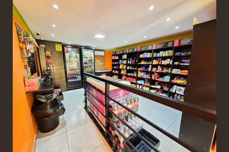 Apartamento à venda com 56m², 2 quartos e 1 vagaMercado 24h