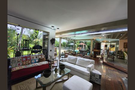 Casa de condomínio à venda com 600m², 4 quartos e 6 vagas