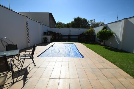 Casa à venda com 269m², 4 quartos e 5 vagasPiscina