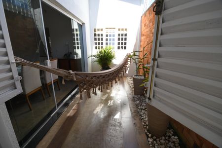 Casa à venda com 269m², 4 quartos e 5 vagasQuarto 2 - Vista