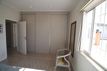 Casa à venda com 269m², 4 quartos e 5 vagasQuarto 4 - Suíte