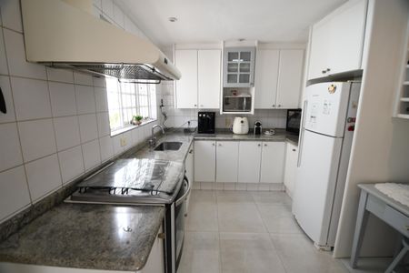 Casa à venda com 269m², 4 quartos e 5 vagasCozinha