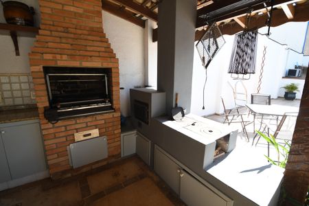 Casa à venda com 269m², 4 quartos e 5 vagasVaranda gourmet