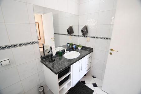 Casa à venda com 269m², 4 quartos e 5 vagasBanheiro Suíte