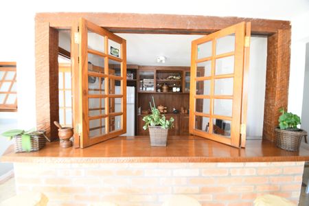 Casa à venda com 269m², 4 quartos e 5 vagasVaranda gourmet - Bar