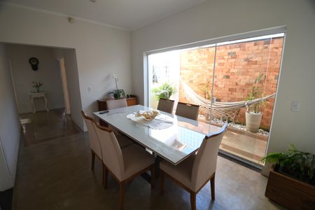 Casa à venda com 269m², 4 quartos e 5 vagasSala de Jantar