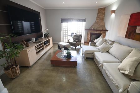 Casa à venda com 269m², 4 quartos e 5 vagasSala