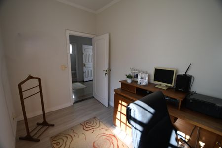 Casa à venda com 269m², 4 quartos e 5 vagasEscritório