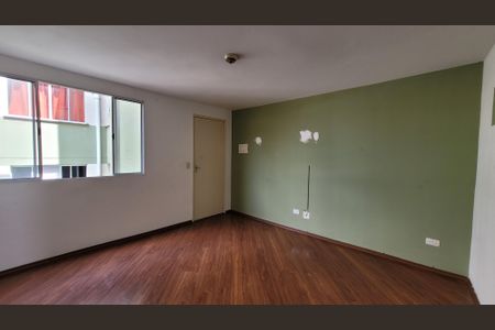 Sala de apartamento para alugar com 2 quartos, 47m² em Chacara Dona Escolastica, Itaquaquecetuba