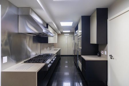 Apartamento à venda com 356m², 3 quartos e 5 vagas