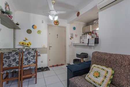 Sala de apartamento à venda com 2 quartos, 48m² em São Sebastião, Porto Alegre