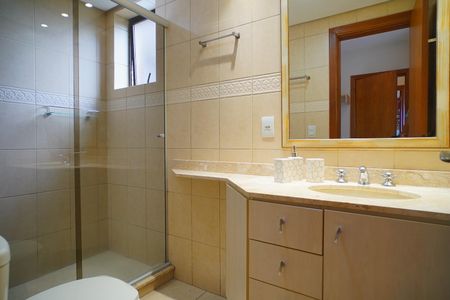 Apartamento para alugar com 131m², 3 quartos e 2 vagasBanheiro suíte 