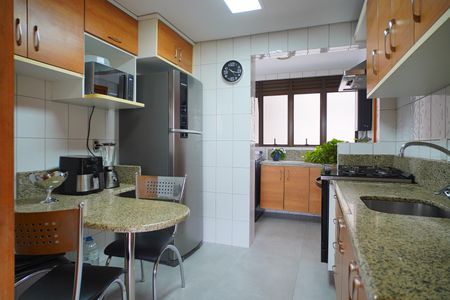 Apartamento para alugar com 131m², 3 quartos e 2 vagasCozinha 