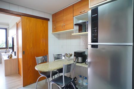 Apartamento para alugar com 131m², 3 quartos e 2 vagasCozinha. 