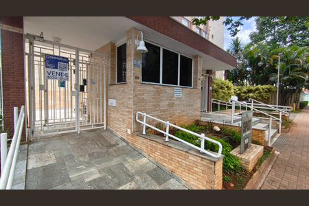 Apartamento à venda com 100m², 1 quarto e 1 vagaFachada + Plaquinha